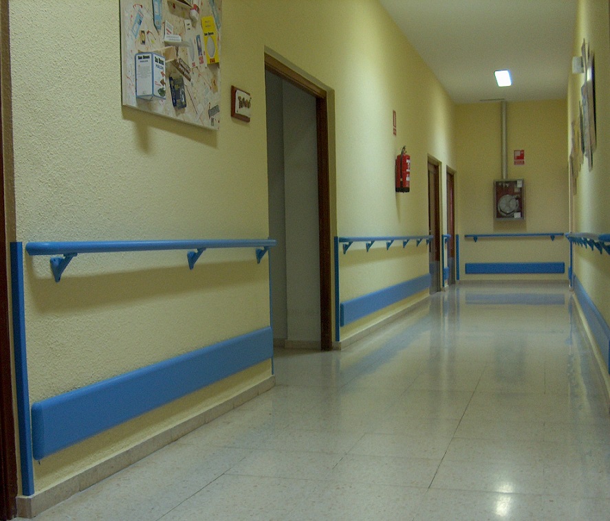 handrail-wallprotection-wheelchair